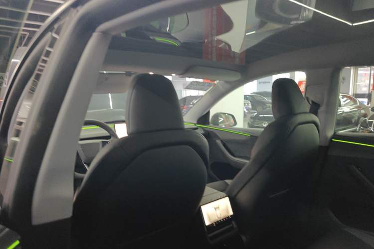 Used Tesla Model Y 2025 Long-Range All-Wheel-Drive Version