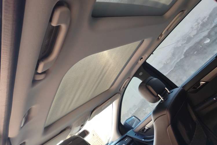 Used Mercedes-Benz R-Class 2014 R 320 4MATIC Business Model