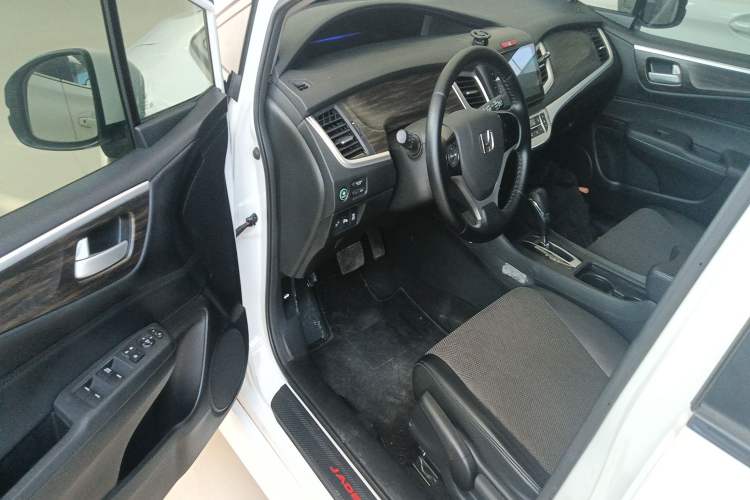 Used Honda Jade 2020 1.8L automatic Comfort version
