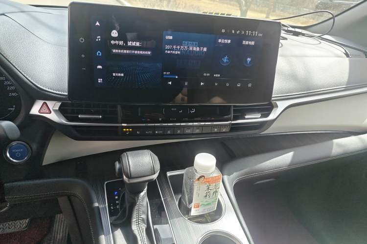 Used Toyota SIENNA 2023 2.5L Hybrid Deluxe Edition
