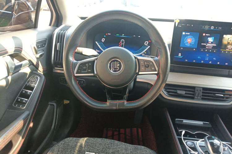 Used BYD Tang New Energy 2018 DM 2.0T All-Wheel Drive Smart Connectivity Luxury Model 7 Seats China V Emission Standard Steering Wheel