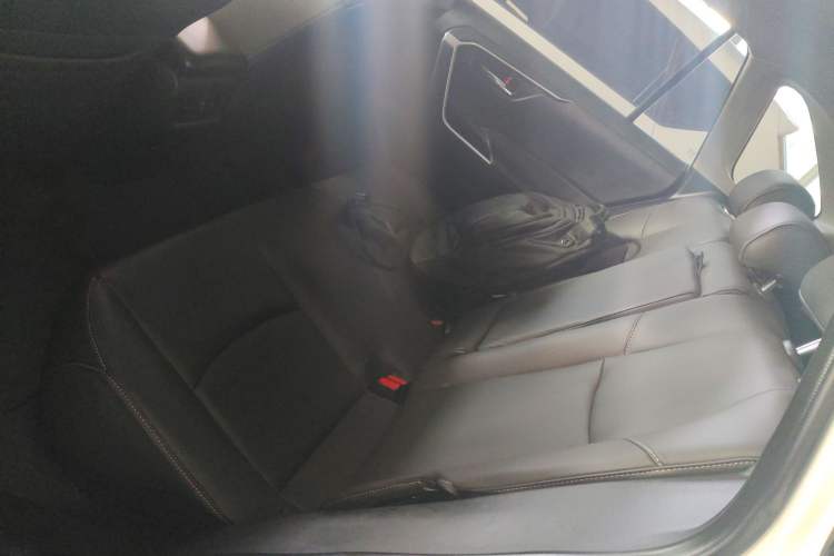 Used Toyota RAV4 2023 2.0L CVT Two-Wheel Drive Fashion Edition
