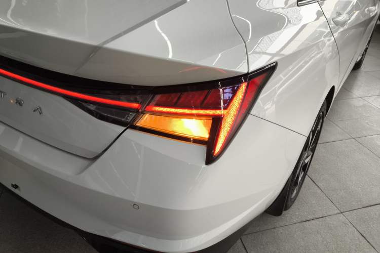 Used Hyundai Elantra 2021 1.5L CVT LUX Prestige Edition