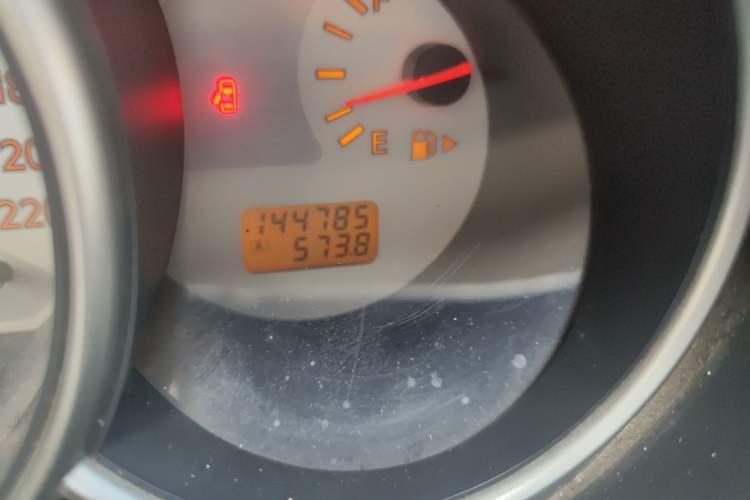 Used Nissan Livina 2010 Jingrui Edition 1.6L Manual Standard Model
