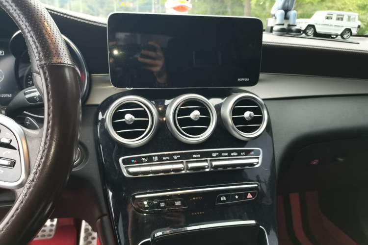 Used Mercedes-Benz GLC 2020 GLC 260 L 4MATIC Dynamic Model Audio And AC Panel