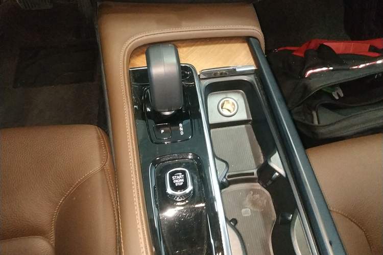 Used Volvo S90 2025 B5 Zhiyi Luxury Edition
