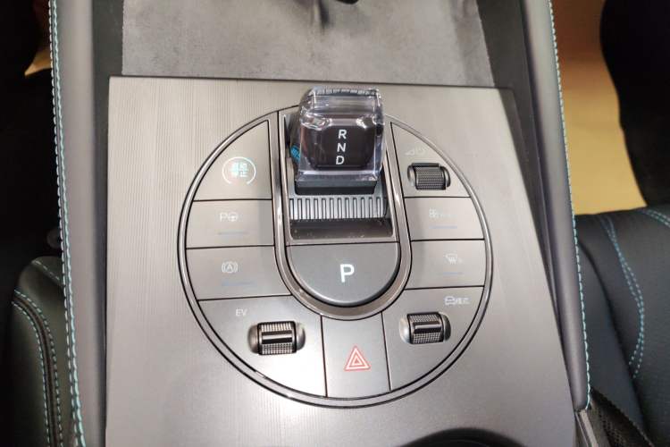 Used BYD Seal 06 New Energy 2025 DM-i Intelligent Drive 120KM Flagship Model Gear Lever