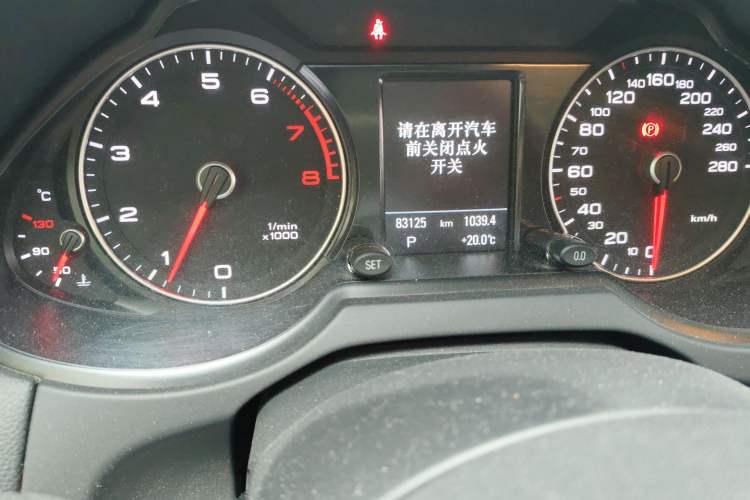 Used Audi Q5 2017 40 TFSI Technology Edition Odometer Close Up