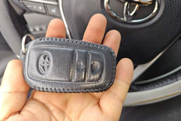 Used Toyota Harrier 2022 Dual-Engine 2.5L CVT Four-Wheel Drive Luxury Edition Vehicle Key