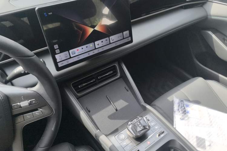 Used BYD Qin L 2025 DM-i Smart Drive 80KM Leading Model Audio And AC Panel