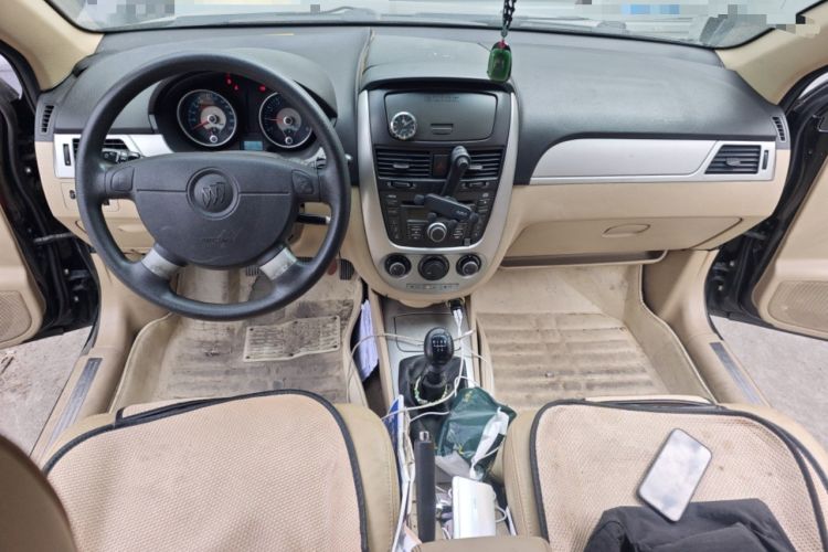 Used Buick Excelle 2011 1.6 LX-MT Center Console