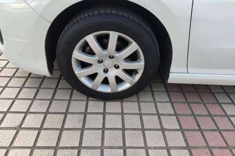 Used Peugeot 308 2014 Enjoy Edition Classic 1.6L Manual YouShang Model Left Front Wheel Hub