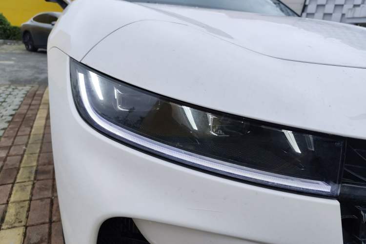 Used VOYAH PASSION 2024 PHEV Four-Wheel Drive Ultra-Long Range Executive Edition