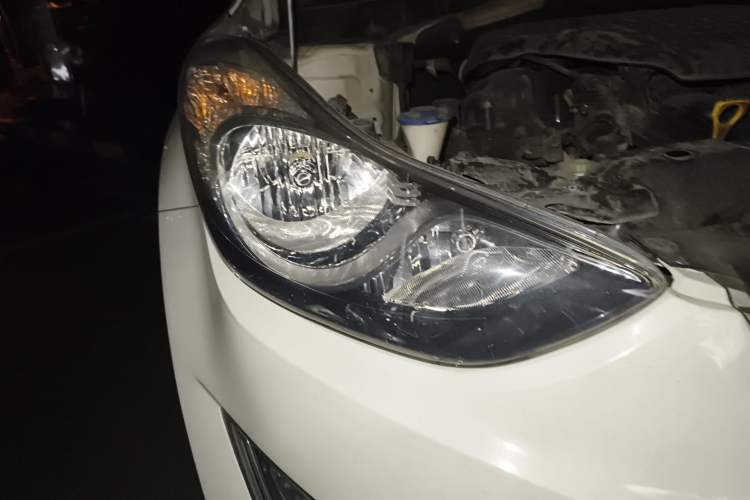 Used Hyundai Elantra (5th Generation / Langdong) 2013 1.6L Automatic Luxury Model Right Front Headlight