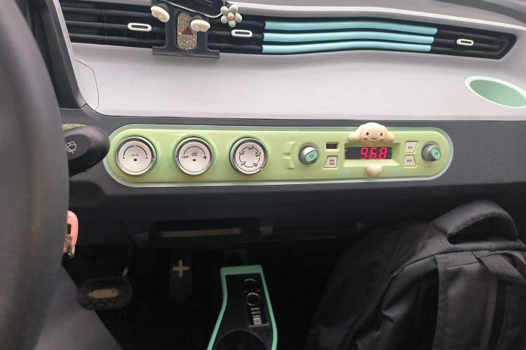 Used Wuling Hongguang MINIEV 2021 Macaron Fashion Model Lithium Iron Phosphate Audio And AC Panel