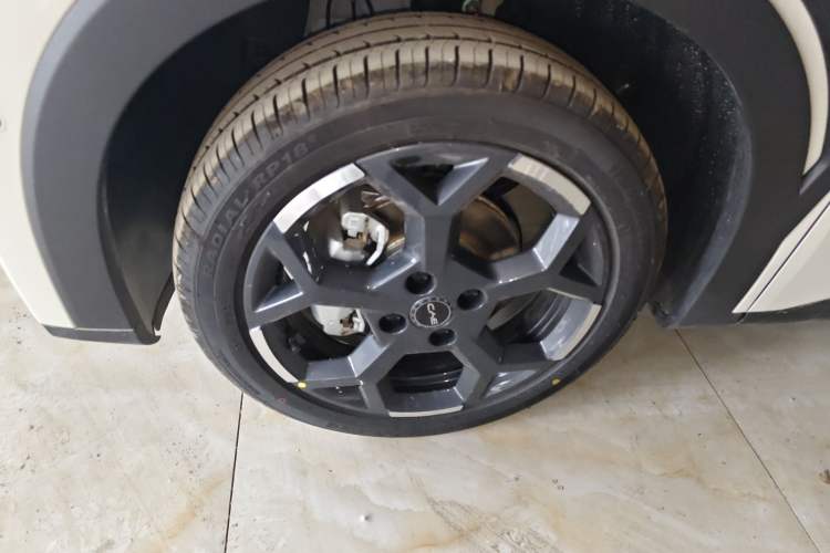 Used BYD Seagull 2025 Smart Drive Version 305 km Freedom Edition Left Front Wheel Hub