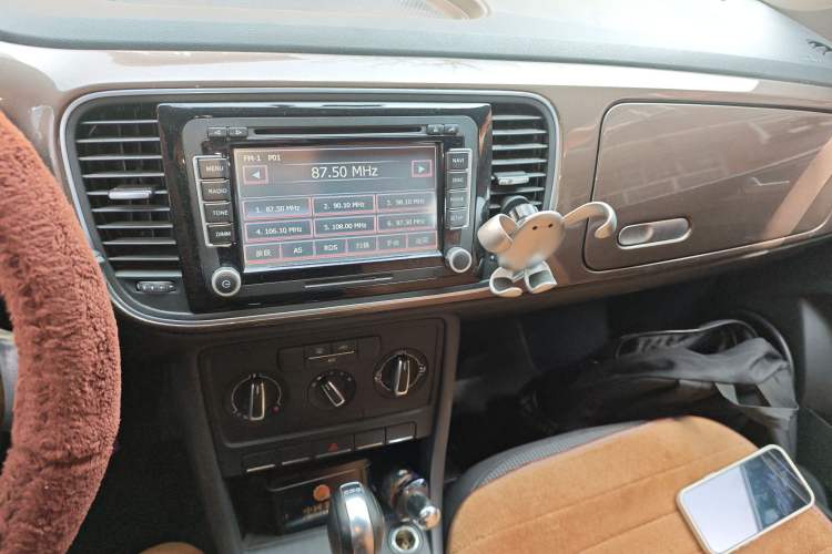 Used Volkswagen Beetle 2014 1.2TSI Fashion Edition Audio And AC Panel