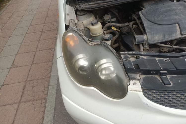 Used BYD F0 2011 Shangku Edition 1.0L XuanKu Model Right Front Headlight