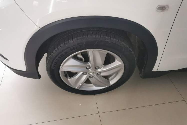 Used Honda Vezel 2020 220 TURBO CVT Elite Edition Left Front Wheel Hub