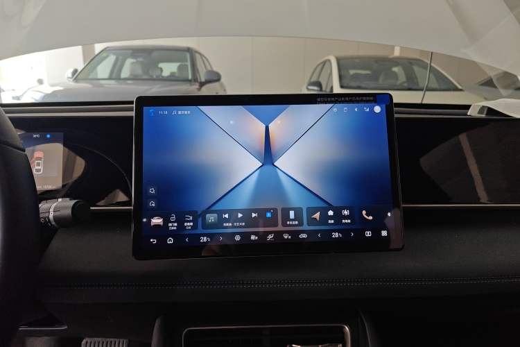 Used BYD Qin L 2025 DM-i Smart Drive 80KM Superior Model Audio And AC Panel