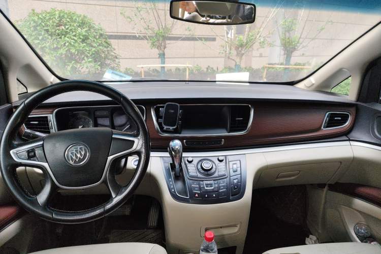 Used Buick GL8 2015 2.4L Luxury Business Premium Edition