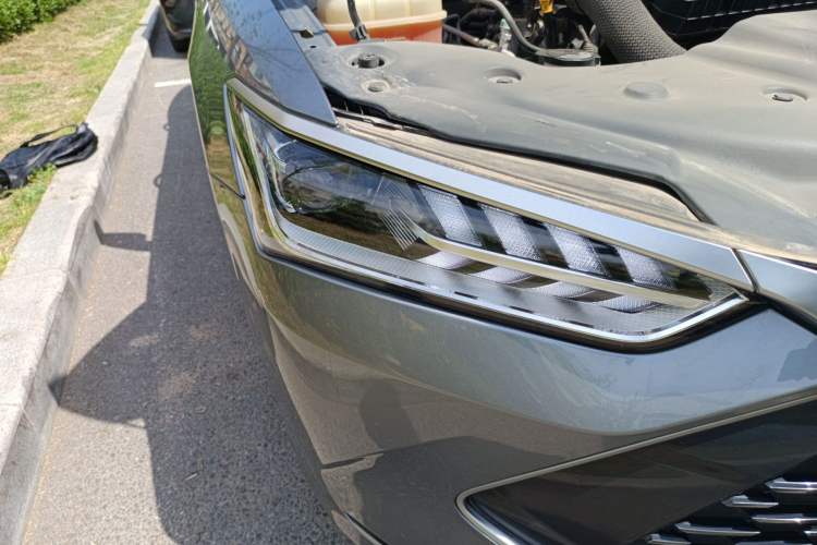 Used BYD Qin PLUS 2021 DM-i 120KM Prestige Model Right Front Headlight