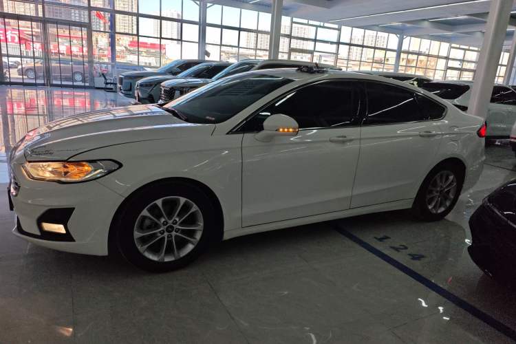 Used Ford Mondeo 2018 EcoBoost 180 Smart Control Fashion Model China VI Standard