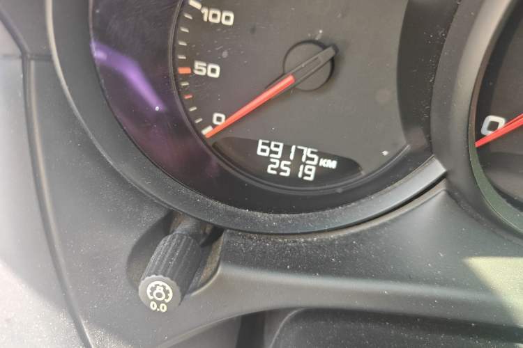 Used Porsche Macan 2017 Macan 2.0T Odometer Close Up