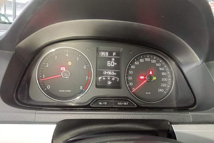 Used Volkswagen Gran Lavida 2013 1.4 TSI Automatic Comfort Model Instrument Cluster