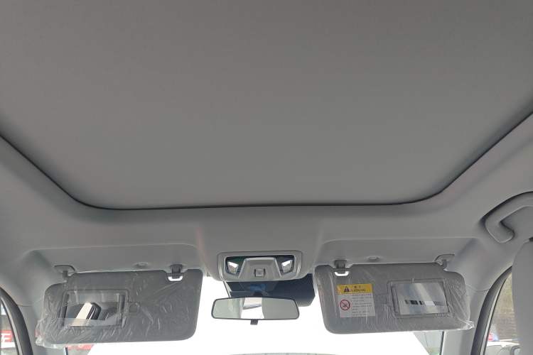 Used Changan UNI-Z New Energy 2025 Smart New Blue Whale 125km Battleship Edition