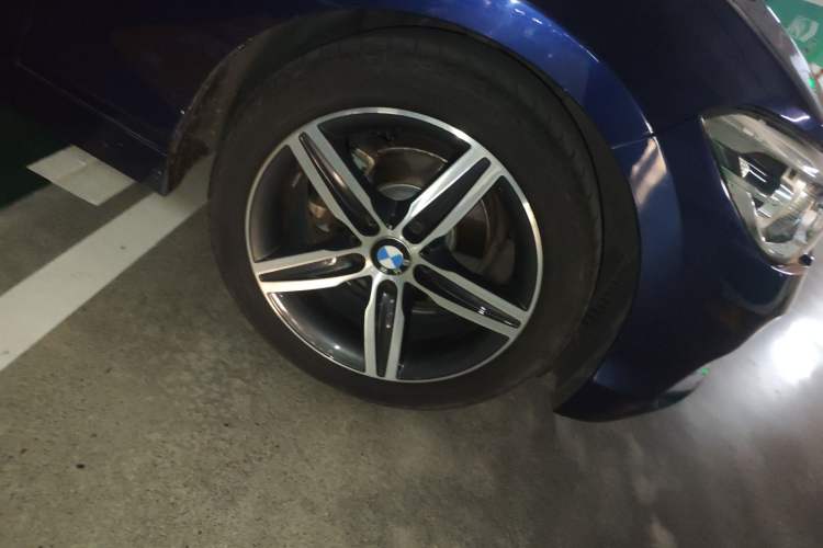 Used BMW 1 Series 2018 118i Sport Design Package Right Front Wheel Hub