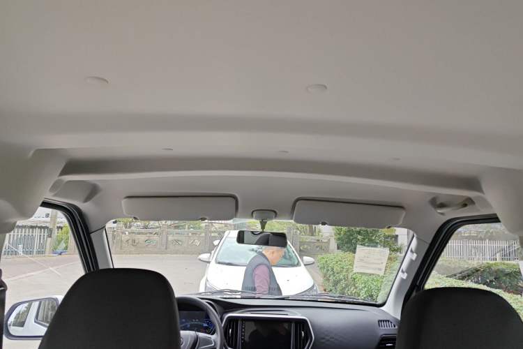 Used Chana Ruixing EM60 2025 Model, Elite Type, 6 Seats, 300 km, Side Doors