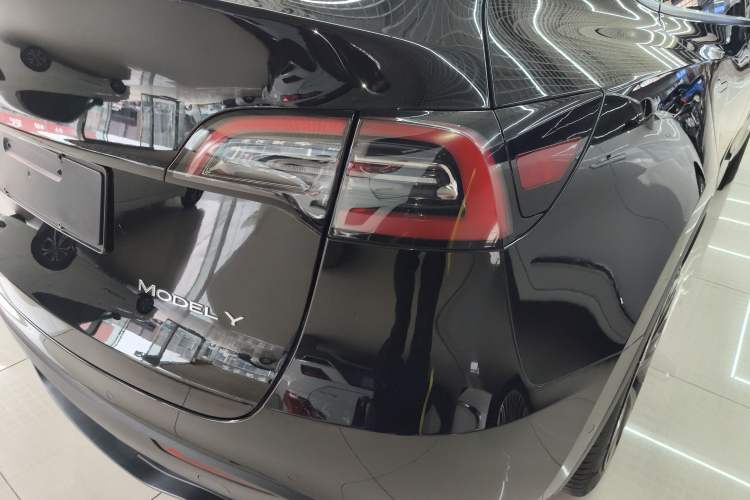 Used Tesla Model Y 2022 Rear-Wheel-Drive Version
