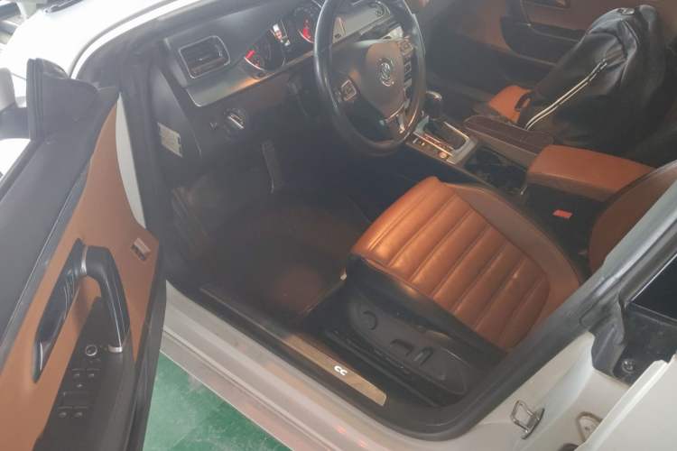 Used Volkswagen FAW-Volkswagen CC 2015 2.0 TSI Luxury Model Driver Seat