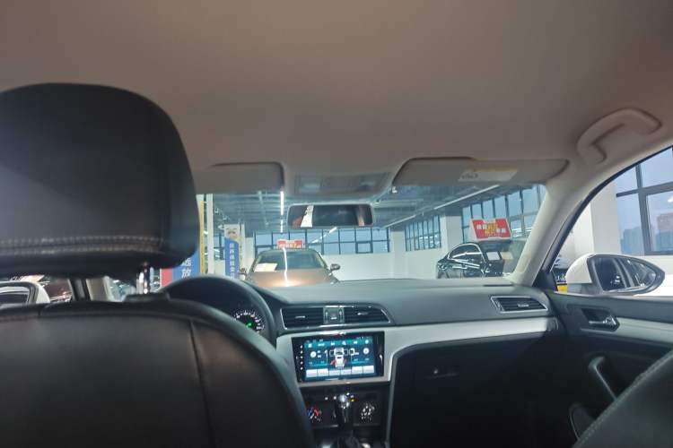 Used Volkswagen Lamando 2018 230TSI DSG Fashion Edition Headliner