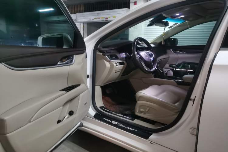 Used Cadillac XTS 2014 28T Comfort Version
