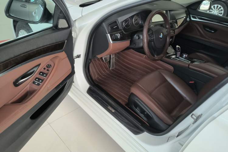 Used BMW 5 Series 2014 525Li Leading Model