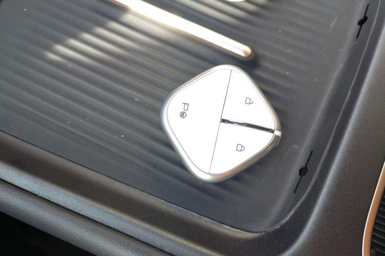 Used Baojun Yunhai 2024 140km Plug-in Hybrid Version