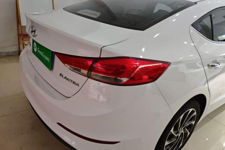 Used Hyundai Elantra (6th Generation / Lingdong) 2019 1.5L CVT ZhiXuan – Elite Version Right Rear Taillight