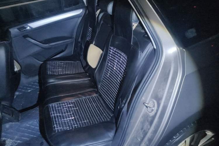 Used Volkswagen Santana 2015 Haval H9 1.6L Manual Comfort Edition Left Rear Seat