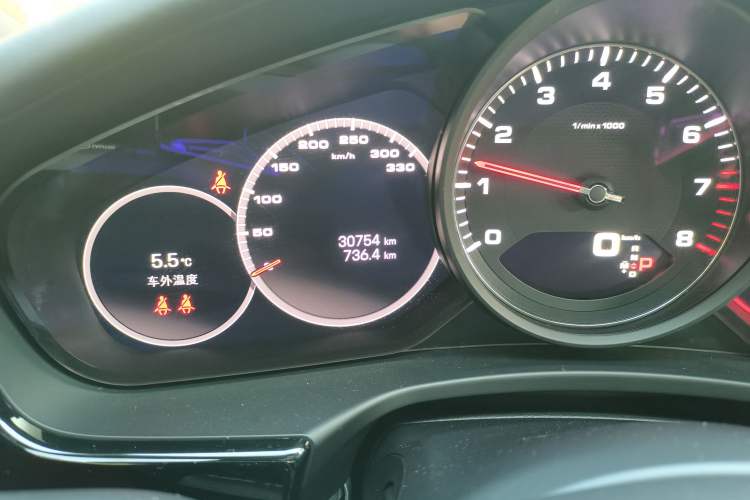 Used Porsche Panamera 2021 Panamera 4S 2.9T Odometer Close Up