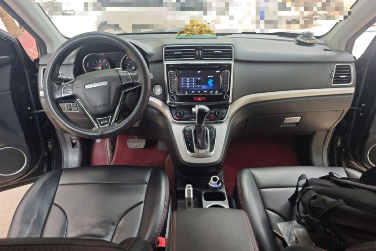 Used Haval M6 2017 1.5T Automatic Two-Wheel Drive Urban Model Center Console