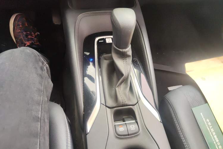 Used Toyota Allion 2021 2.0L Deluxe Edition Gear Lever