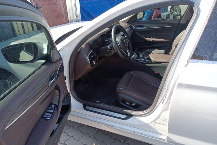 Used BMW 5 Series 2023 530Li Leading Edition Luxury Package Driver Seat