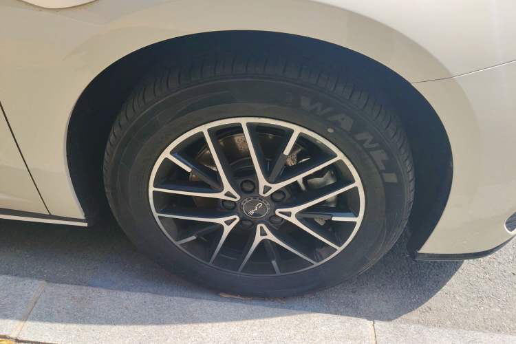 Used BYD Seal 2024 HONOR Edition DM-i 1.5L 121km Elite Model Right Front Wheel Hub