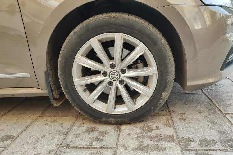 Used Volkswagen Passat 2017 330TSI DSG Luxury Edition
