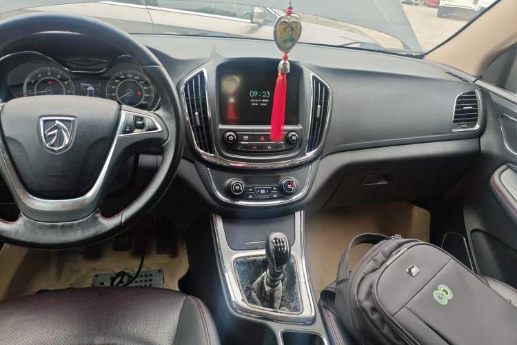 Used Baojun 560 2016 1.8L Manual Luxury Edition