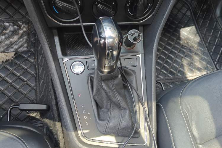 Used Volkswagen Lavida 2017 1.6L Automatic Comfort Edition
