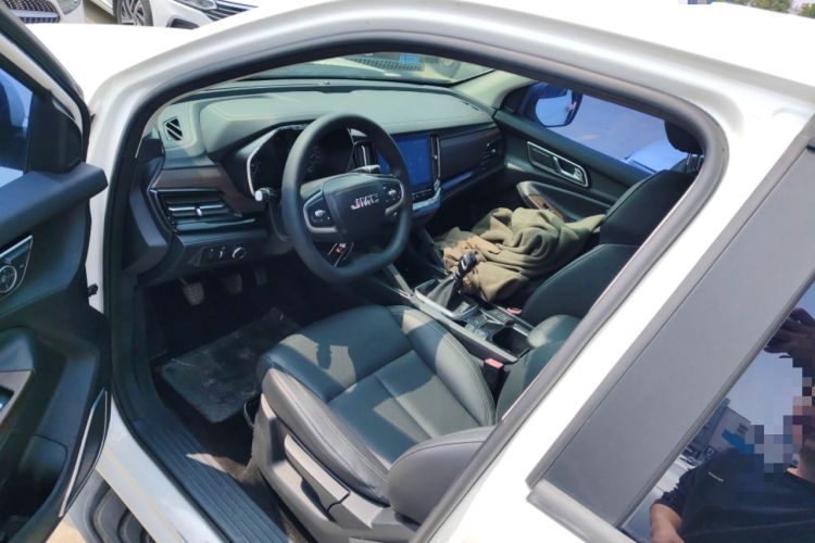 Used JMC Yuhu 9 2019 2.0T Manual Gasoline 4x4 Comfort Edition
