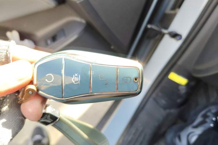 Used BYD Qin L 2024 DM-i 120KM Leading Model Vehicle Key